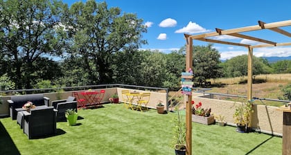 Belle chambre d'hĂŽtes vue sur la nature au calme.