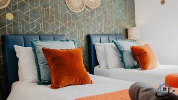 3 bedrooms, iron/ironing board, WiFi, bed sheets