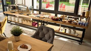 Desayuno buffet incluido todos los días