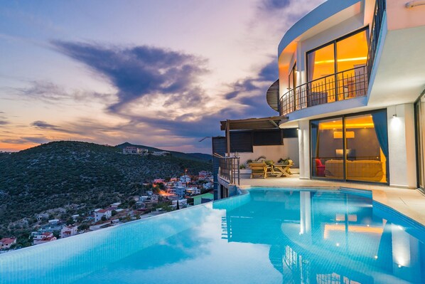 Villa - Lux Villa With Jacuzzi Inf Pool - All Rooms w AC (Kas)