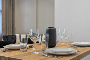 Superior-Apartment, 2 Schlafzimmer, Stadtblick | Wohnbereich