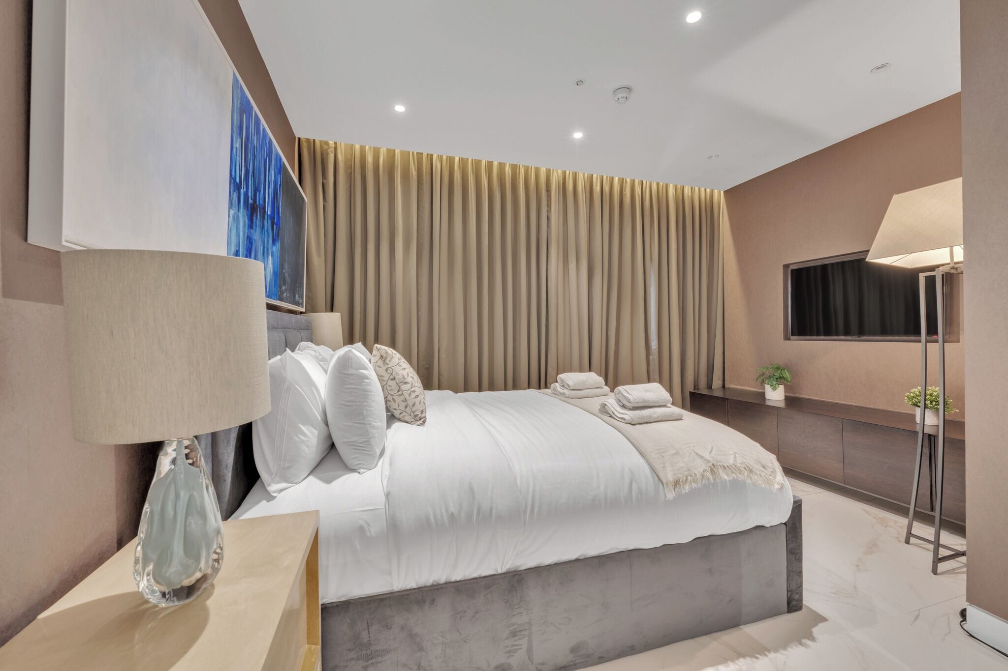 Deluxe appartement, 2 slaapkamers, uitzicht op de stad | Een strijkplank/strijkijzer, gratis wifi, beddengoed