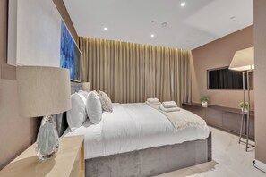 Deluxe Apartment, 2 Bedrooms, City View | Laptop workspace, iron/ironing board, travel crib, rollaway beds - The Baker Residences (London)