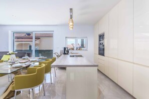 Dining - Villa Tao (Pula)