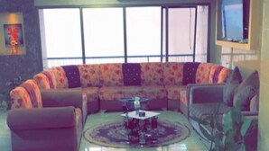 Unclassified image, 2 of 12, button - Amir Palace Hotel (Aqaba)