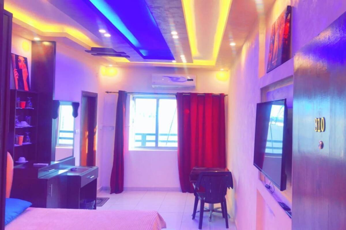 Exclusive Double Room | Free WiFi, bed sheets