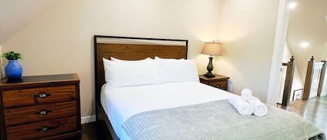 7 多间卧室、办公桌、熨斗/熨衣板、旅行婴儿床