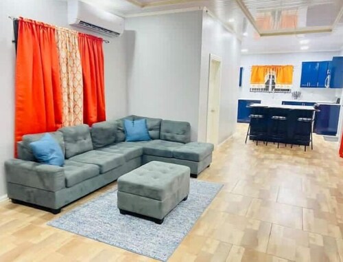 9 mins from National Stadium,New home with Jacuzzi