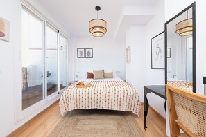 1 soverom, dundyner, individuelt dekorert og individuelt innredet