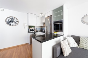50-inch TV with cable channels - Solaga - Carreteria (Málaga)