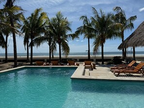 Piscine extérieure