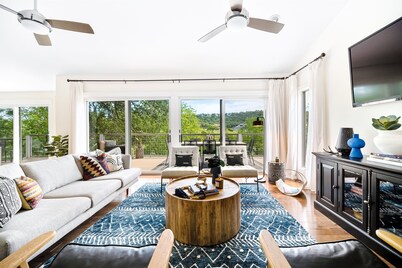*Waterfront* Lake Austin Home ~Boat Slip~ Firepit