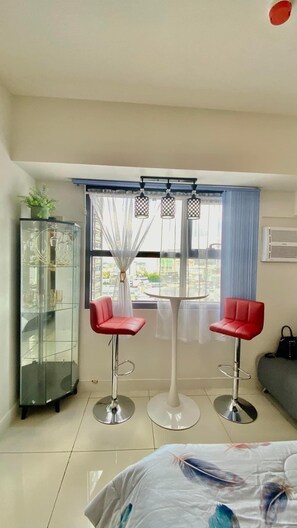 1 bedroom, desk, iron/ironing board, free WiFi - 22.40sqm, Studio unit, Modern & Cozy Condo in Horizon 101 Heart of Cebu City, (Cebu City)