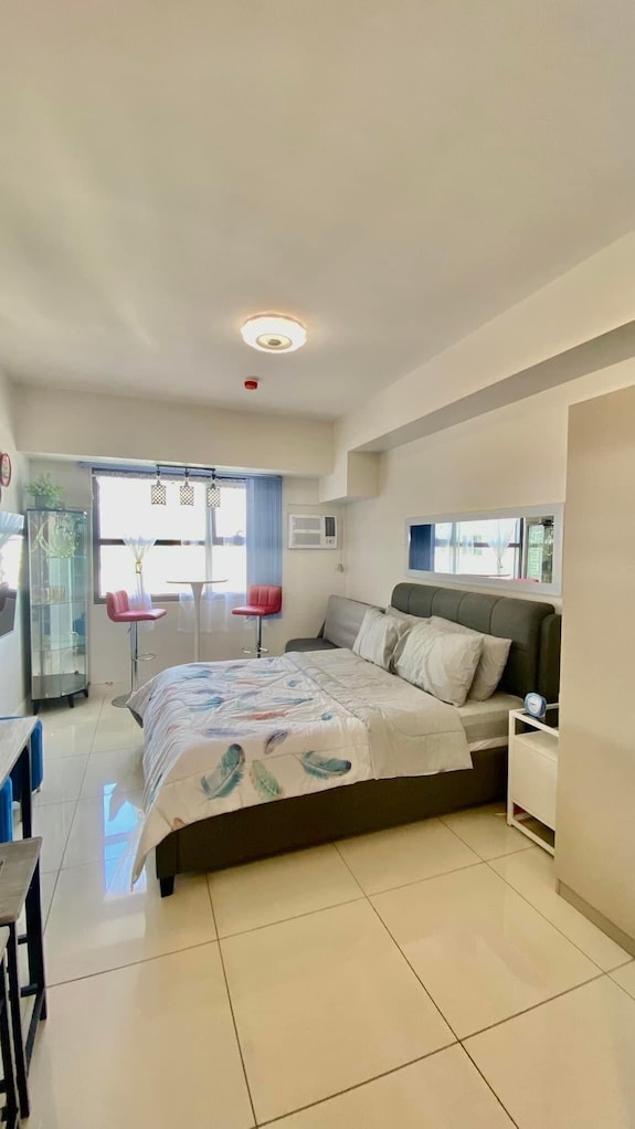 22.40sqm, Studio Unit, Modern & Cozy Condo In Horizon 101 Heart Of Cebu City, - Cebu