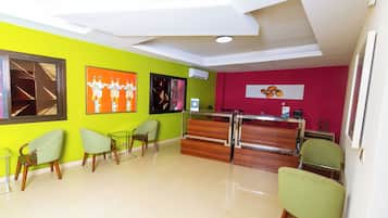 Quầy tiếp tân
