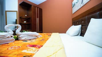 Classic-Einzelzimmer, Blick auf den Innenhof | 1 Schlafzimmer, Minibar, Zimmersafe, schallisolierte Zimmer