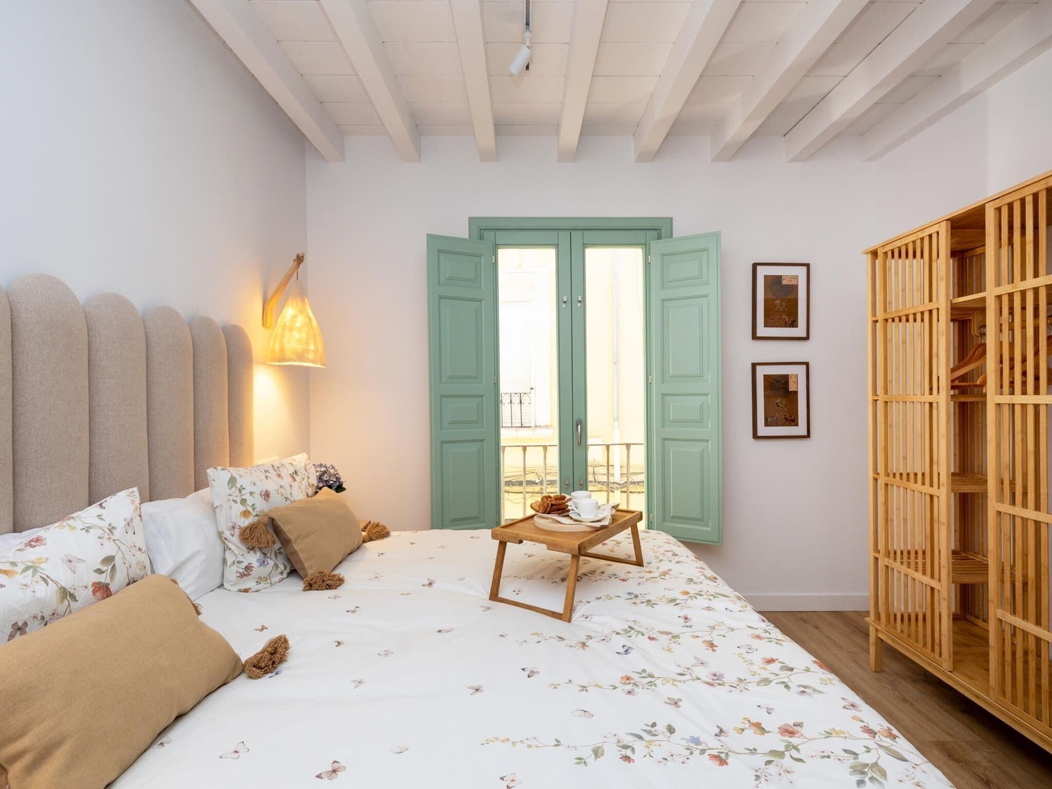 4 bedrooms, iron/ironing board, free WiFi, bed sheets