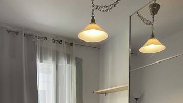 Chambre Double Tradition | Bureau, espace de travail pour ordinateur portable, Wi-Fi gratuit