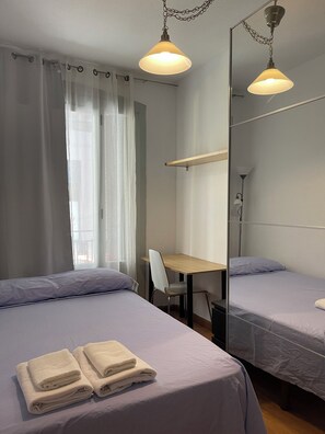 Traditionelt dobbeltværelse | Skrivebord, arbejdsområde til bærbare computere, gratis Wi-Fi