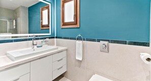 Shower, hair dryer, towels - Beautiful Apartment CA13 - Oceanus with Sea and Sunset Views, Aphrodite Hills (Kouklia)