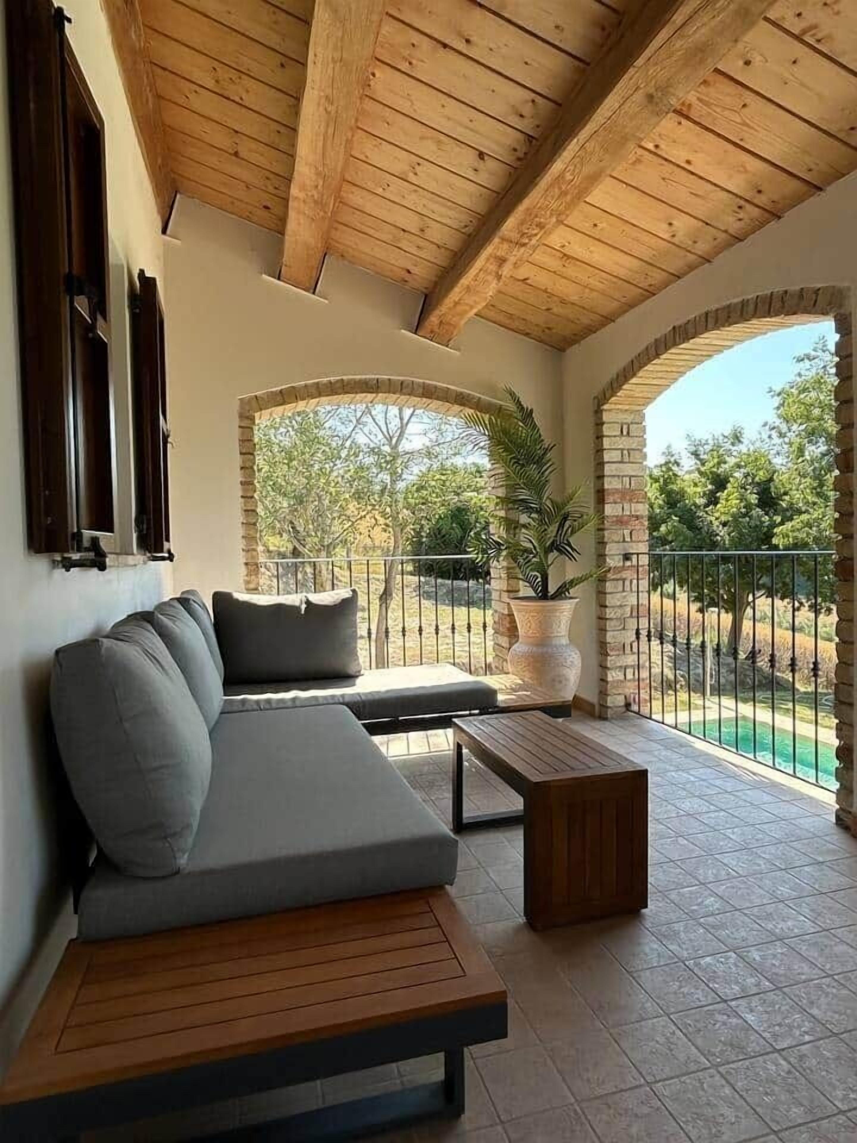 Private balcony to enjoy the shade and relax