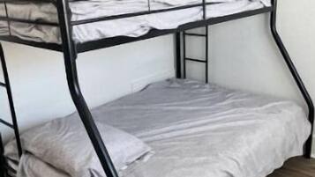 2 bedrooms, WiFi, bed sheets