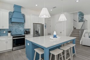 Fridge, microwave, oven, stovetop - Seaspray: Pool! Sleeps 26! Beach access! (Destin)
