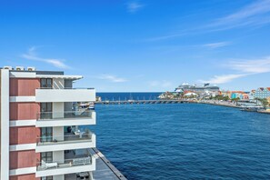 Exterior - The Wharf 5D city apartment, overlooking Annabay, downtown Willemstad (Willemstad)