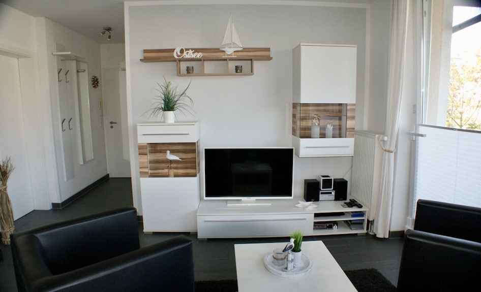 Exklusive Ferienwohnung Leuchtturm 7 In Großenbrode. Moderne Unterhaltungselektronik. Wunderschöne Dachterrasse Mit Meerblick, Strandkorb Sowie Elektrischem Tischgrill Für Entspannte Urlaubsmomente - Großenbrode