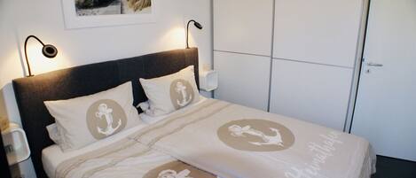 2 chambres, fer et planche à repasser, lit parapluie, Wi-Fi gratuit