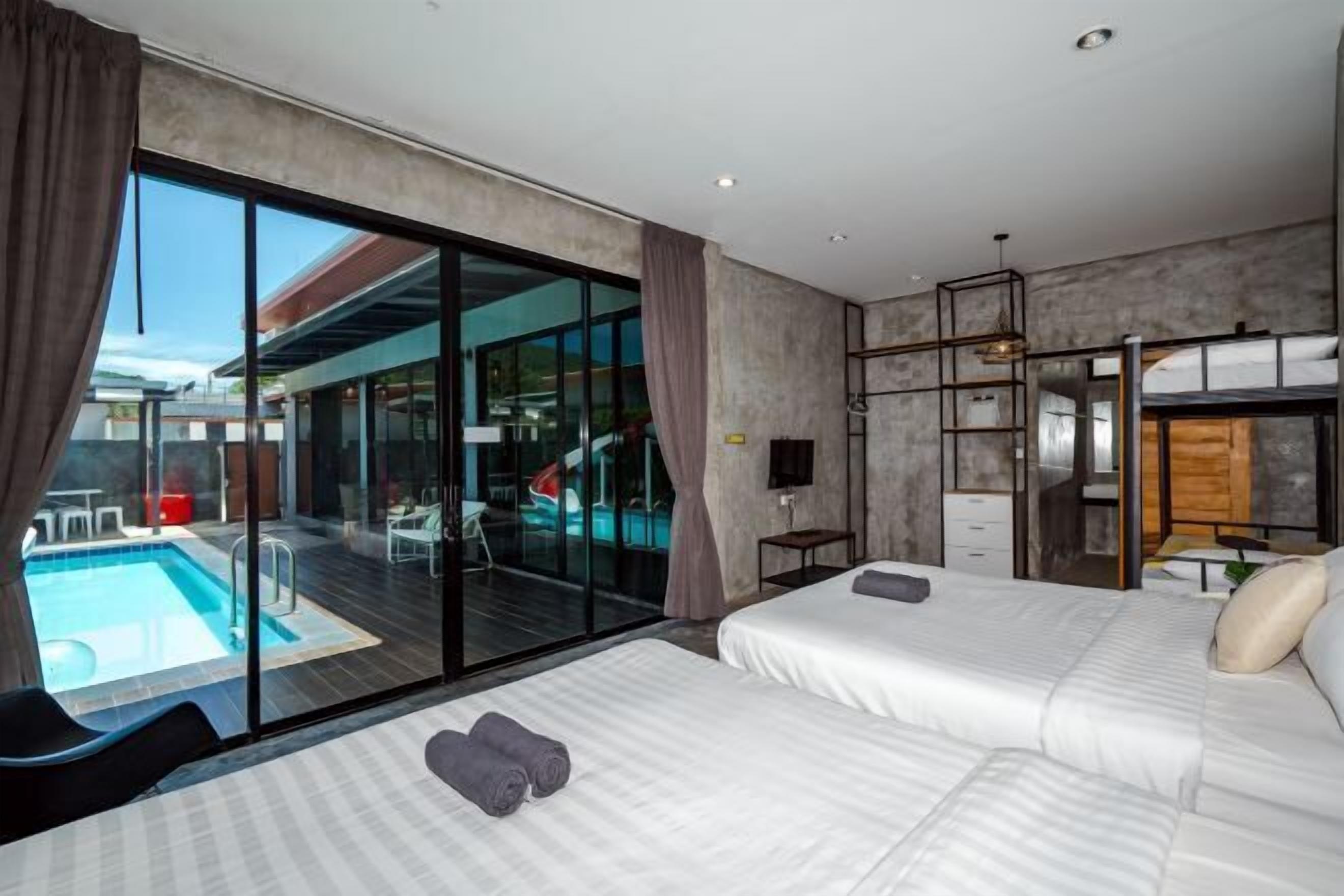 Desk, blackout drapes, free WiFi