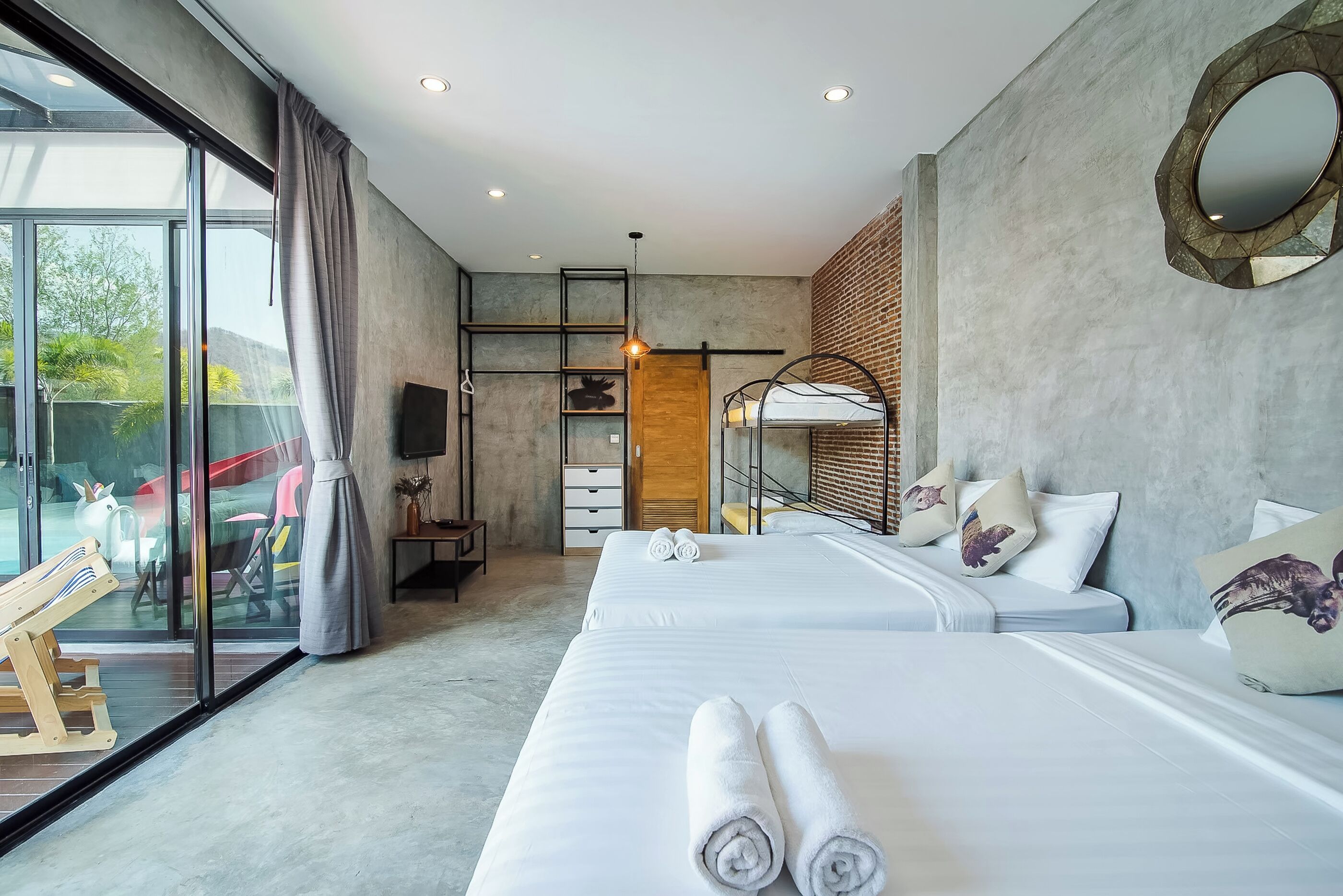 Vila, 4 kamar tidur, balkon, pemandangan kolam renang | Meja kerja, tirai kedap cahaya, dan Wi-Fi gratis