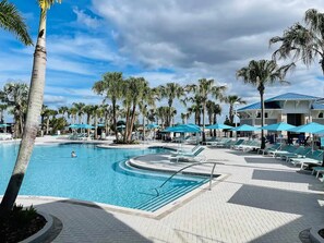 屋外プール、温水プール