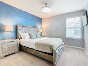 10 室のベッドルーム、アイロン / アイロン台、旅行用ベビーベッド、WiFi (無料)