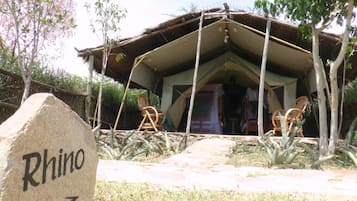 Deluxe Tent, 2 Single Beds, Garden View | 1 bedroom, laptop workspace, iron/ironing board, free WiFi