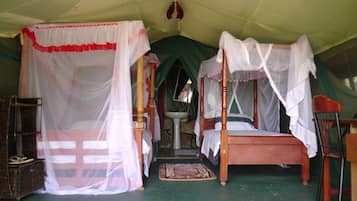 Laptop workspace, iron/ironing board, free WiFi