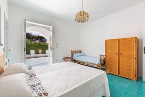 3 bedrooms, iron/ironing board, Internet, bed sheets