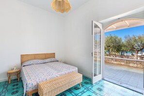 3 habitaciones, tabla de planchar con plancha, internet y ropa de cama 