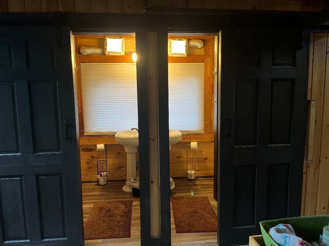 淋浴设施、吹风机、毛巾、肥皂