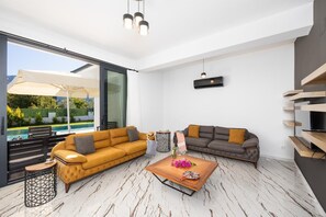 Living area - Villa White Cloud - Four Bedroom Villa, Sleeps 8 (Dalyan)