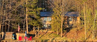 Camp Makwa 3-Bed 3-Bath Nostalgic Cabin in Harshaw