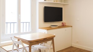 Dining - Charming T2 of 26 m² near the Bastille (Paris)