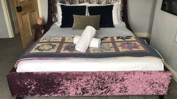 3 bedrooms, desk, iron/ironing board, WiFi