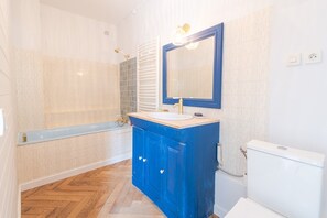 Douche, serviettes fournies