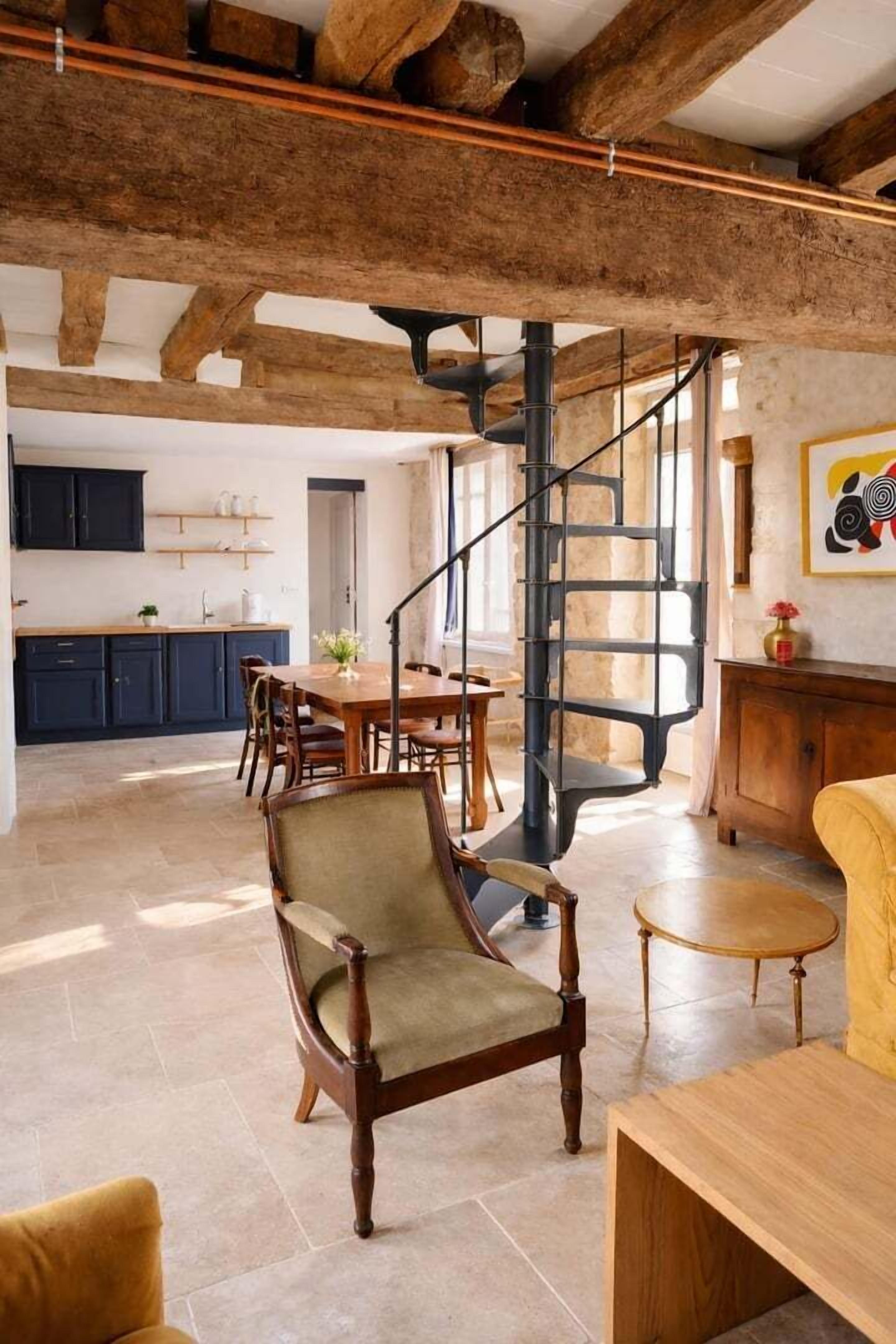 المنشأة من الداخل