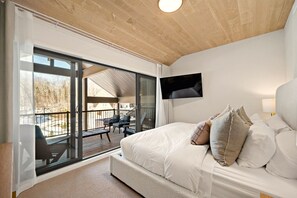 5 bedrooms, iron/ironing board, free WiFi, bed sheets