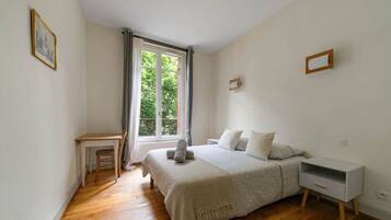 2 chambres, fer et planche à repasser, lit parapluie, Wi-Fi gratuit