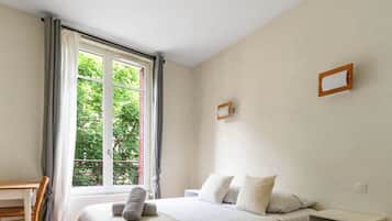 2 chambres, fer et planche à repasser, lit parapluie, Wi-Fi gratuit