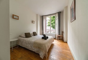 2 chambres, fer et planche à repasser, lit parapluie, Wi-Fi gratuit