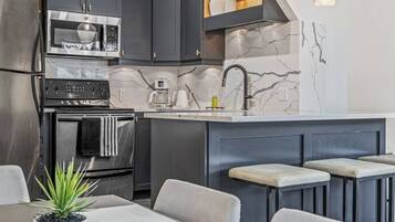 Apartemen, akses difabel | 2 kamar tidur dan internet